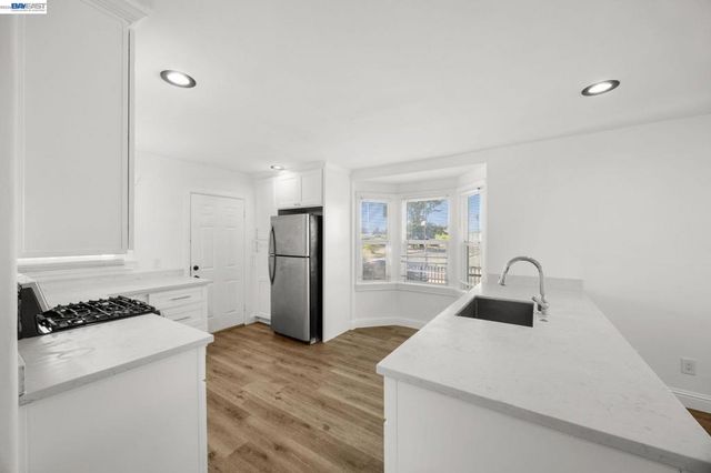 2218 82Nd Ave, Oakland, CA 94605