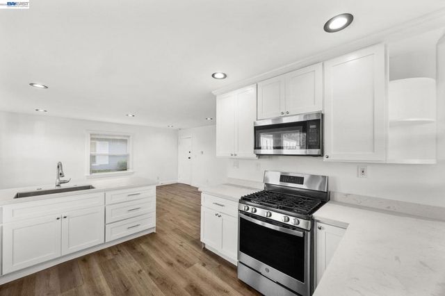 2218 82Nd Ave, Oakland, CA 94605