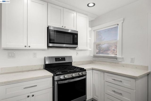 2218 82Nd Ave, Oakland, CA 94605