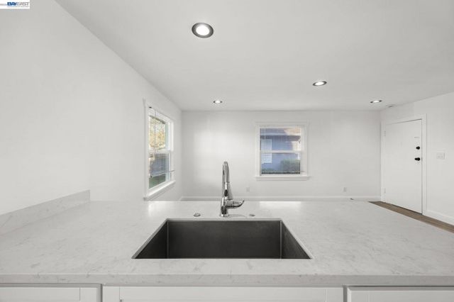 2218 82Nd Ave, Oakland, CA 94605