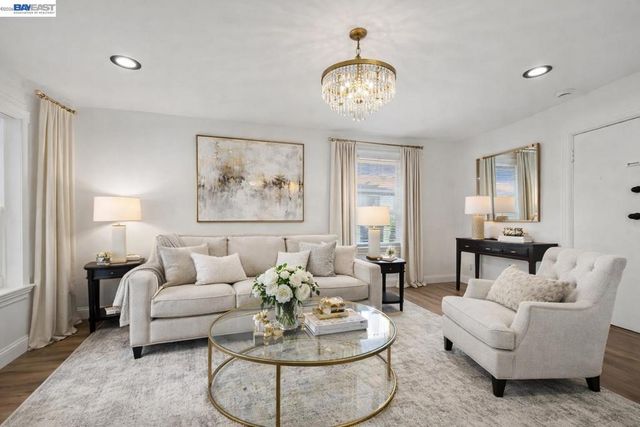 2218 82Nd Ave, Oakland, CA 94605