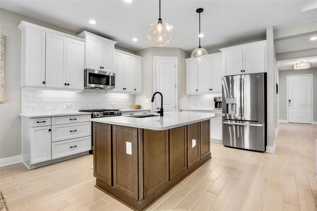 8091 ANTHIRIUM LOOP, Sarasota, FL 34240
