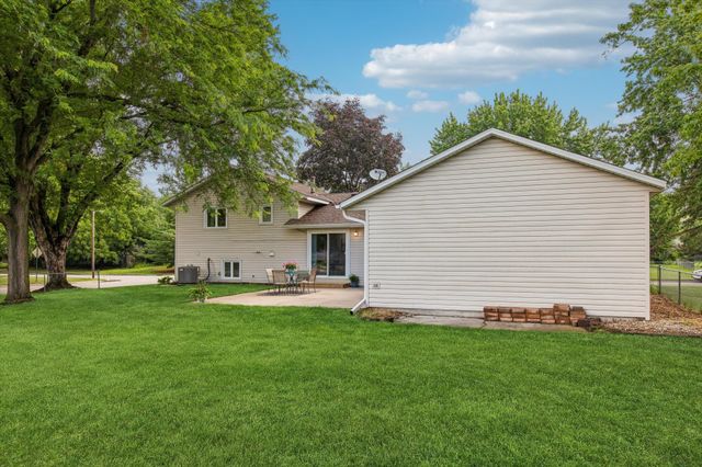 7743 Countryside Drive, Bloomington, MN 55438