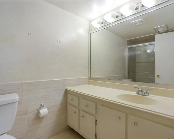 4751 NW 21st Street 303, Lauderhill, FL 33313