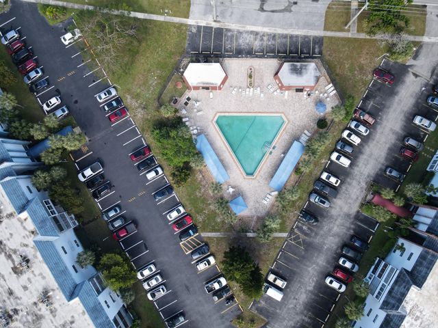 4751 NW 21st Street 303, Lauderhill, FL 33313