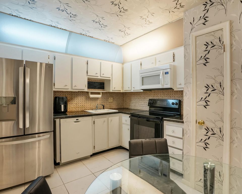 4751 NW 21st Street 303, Lauderhill, FL 33313