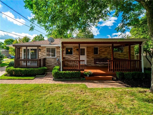 7930 Royalview Drive, Parma, OH 44129