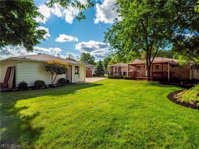 7930 Royalview Drive, Parma, OH 44129