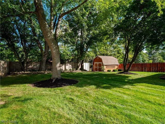 7930 Royalview Drive, Parma, OH 44129