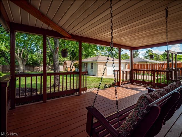 7930 Royalview Drive, Parma, OH 44129
