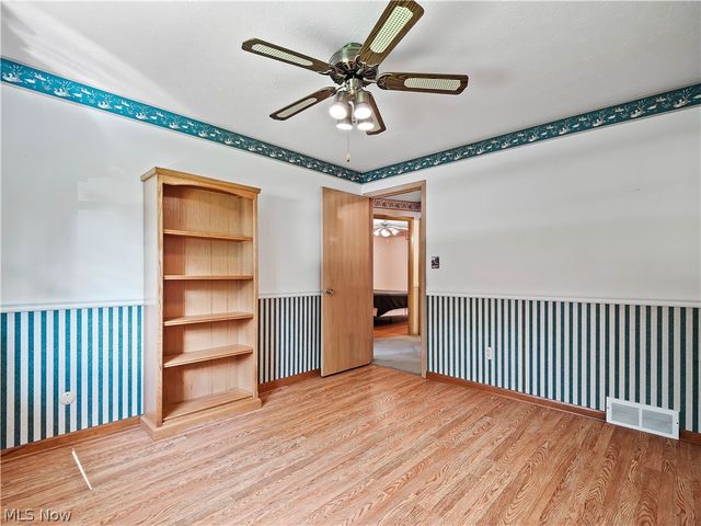 7930 Royalview Drive, Parma, OH 44129