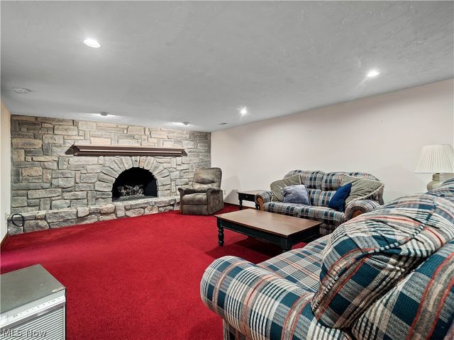 7930 Royalview Drive, Parma, OH 44129