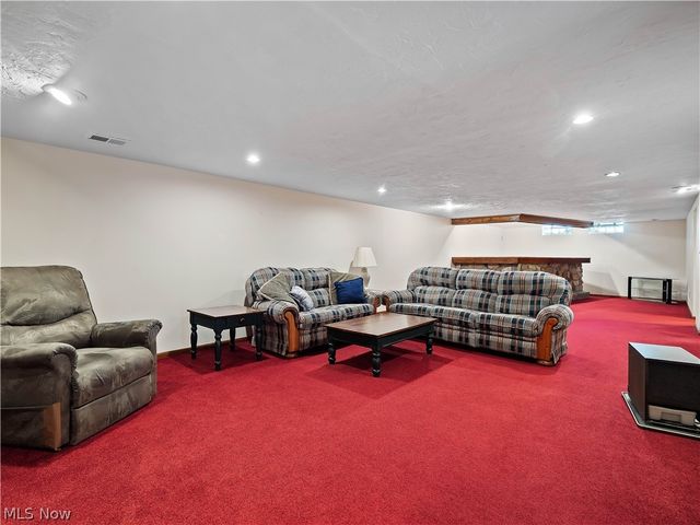 7930 Royalview Drive, Parma, OH 44129