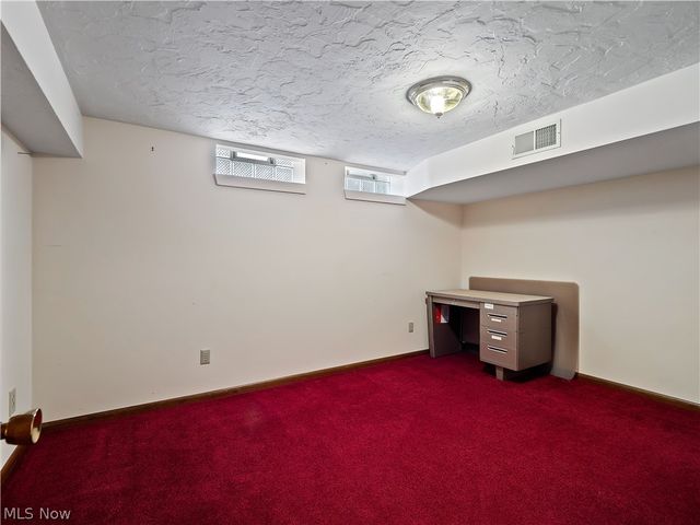 7930 Royalview Drive, Parma, OH 44129