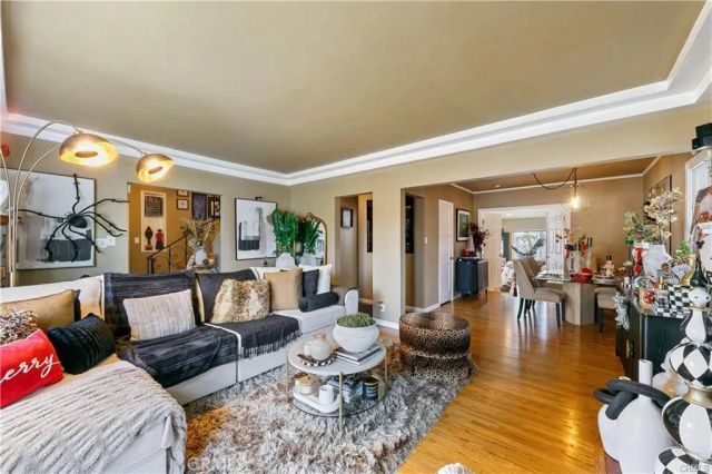 3907 Edgehill Drive, Leimert Park, CA 90008