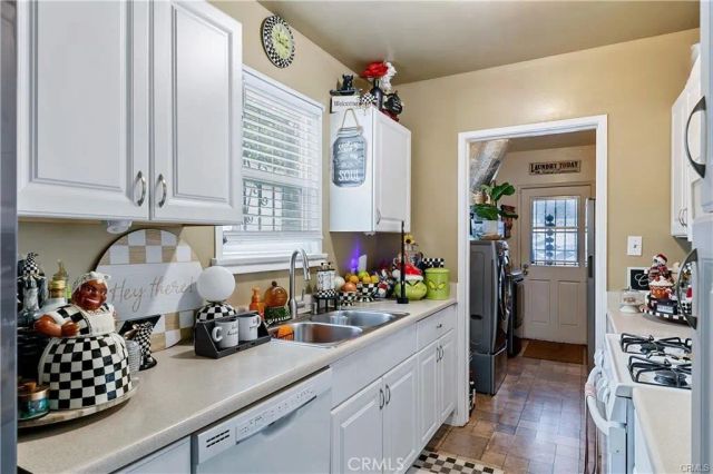 3907 Edgehill Drive, Leimert Park, CA 90008