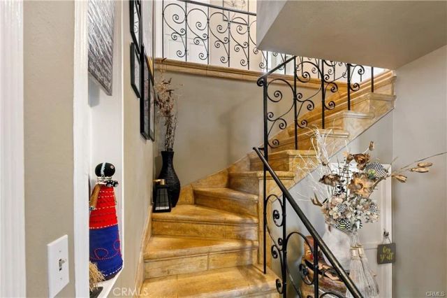 3907 Edgehill Drive, Leimert Park, CA 90008