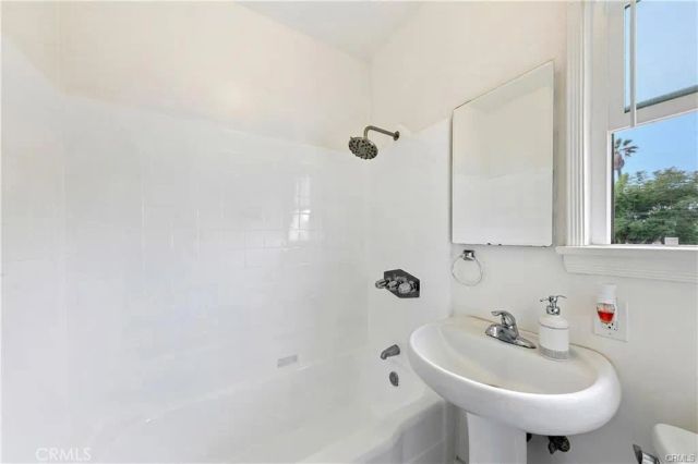 3907 Edgehill Drive, Leimert Park, CA 90008