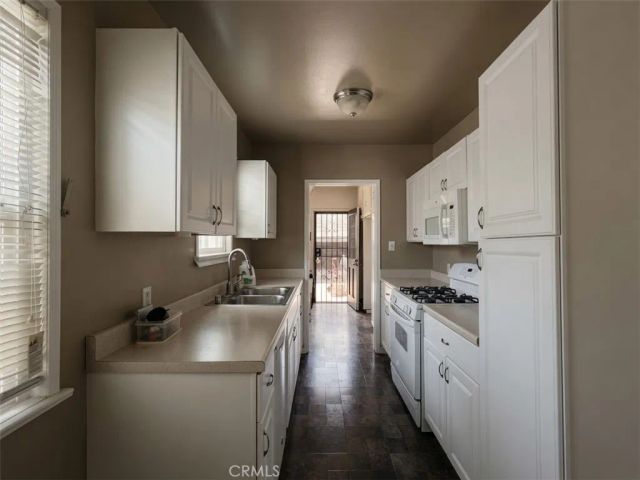 3907 Edgehill Drive, Leimert Park, CA 90008