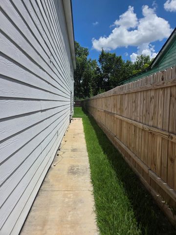 11610 Danford Lane B, Houston, TX 77016