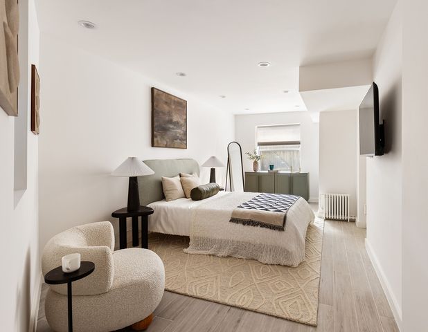 214 W 16th St Apt 1W, New York City, NY 10011