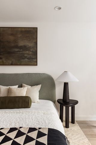 214 W 16th St Apt 1W, New York City, NY 10011