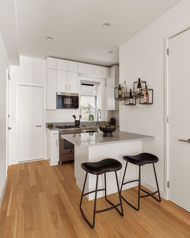 214 W 16th St Apt 1W, New York City, NY 10011