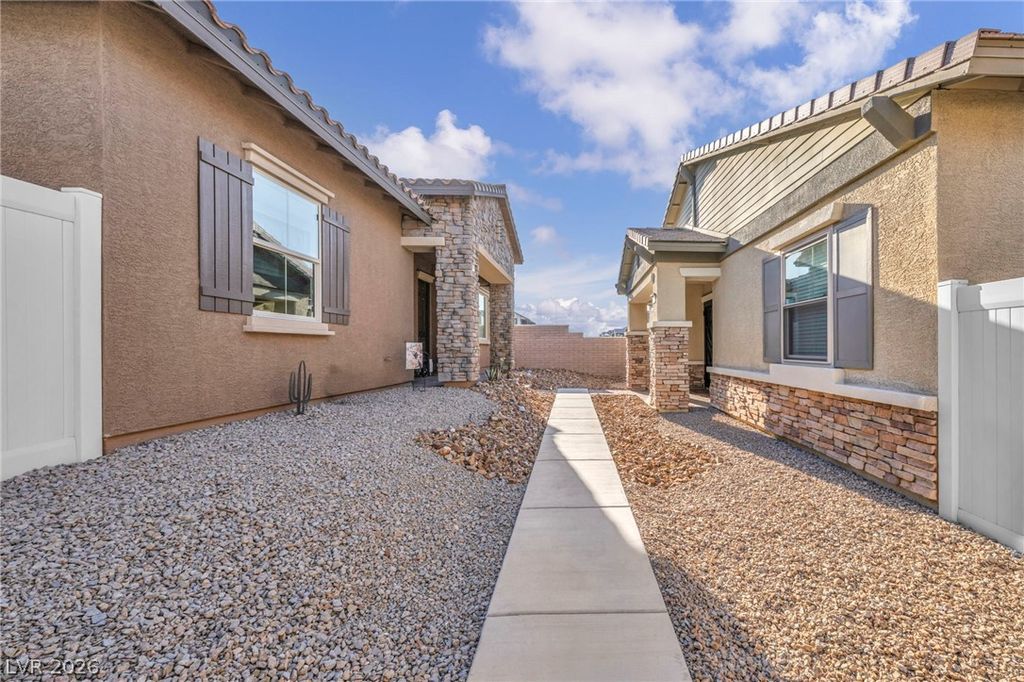 208 Bennett Pointe Avenue, Henderson, NV 89011 — photo 5