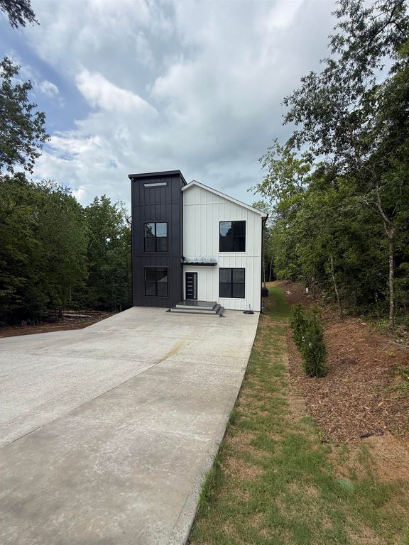 210 Stanley Drive, Greenville, SC 29611