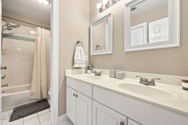 4220 Glen Erin Way, Raleigh, NC 27613
