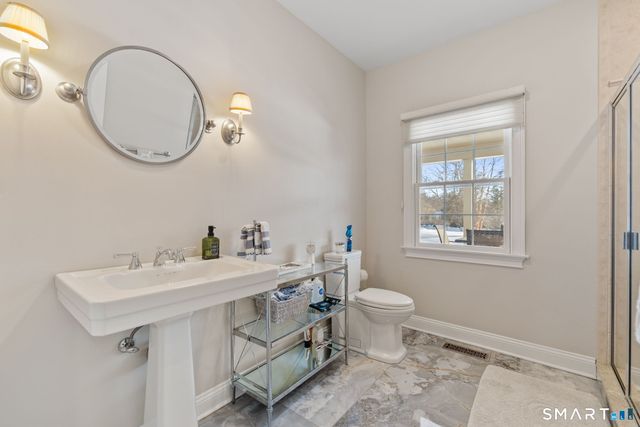 16 Robin Hood Lane, Easton, CT 06612