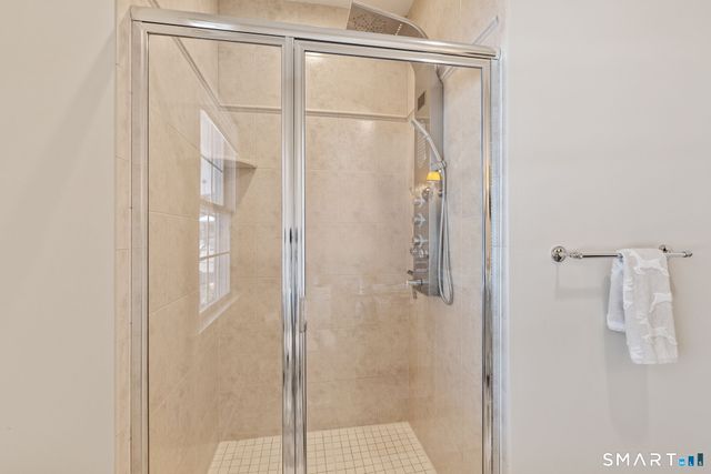 16 Robin Hood Lane, Easton, CT 06612