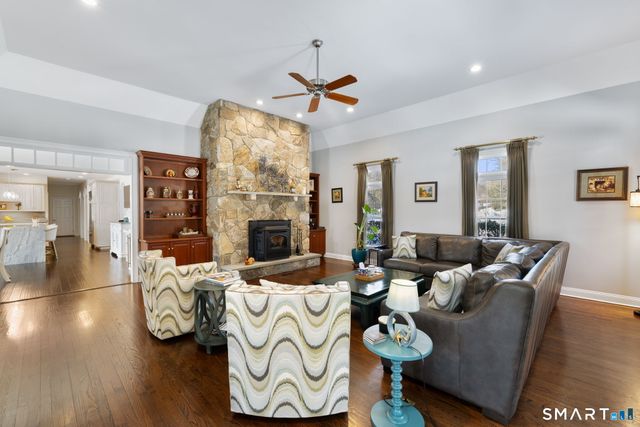 16 Robin Hood Lane, Easton, CT 06612