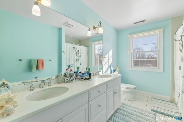 16 Robin Hood Lane, Easton, CT 06612