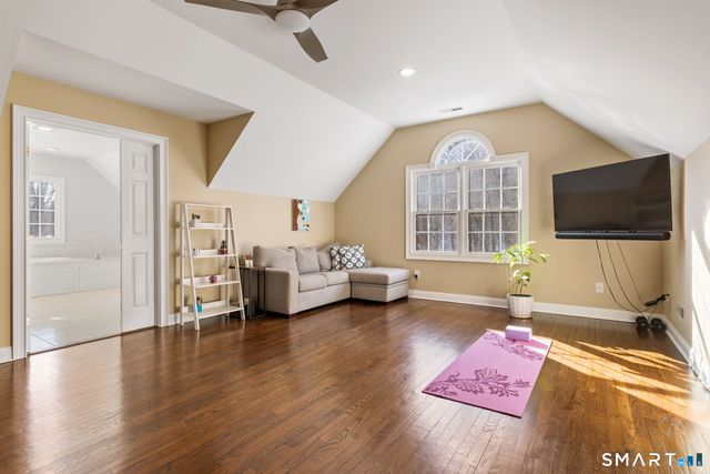 16 Robin Hood Lane, Easton, CT 06612