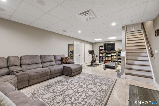 16 Robin Hood Lane, Easton, CT 06612