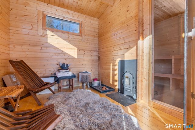 16 Robin Hood Lane, Easton, CT 06612