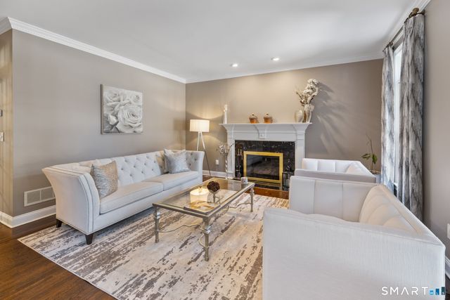 16 Robin Hood Lane, Easton, CT 06612