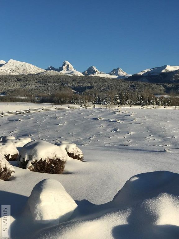 Image 13 of property listing at 1970 Snow Crest Ranch Drive, Driggs, ID 83422