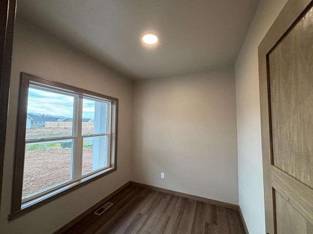 2647 LAWRENCE LANE, Neenah, WI 54956