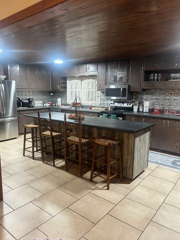 566 Clarence Finney Rd, Hillsboro, TN 37342