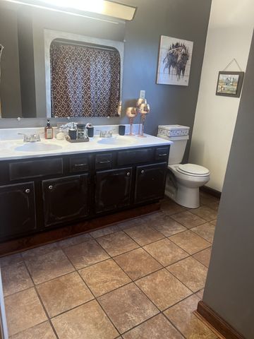 566 Clarence Finney Rd, Hillsboro, TN 37342