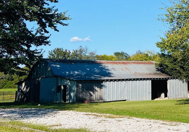 566 Clarence Finney Rd, Hillsboro, TN 37342