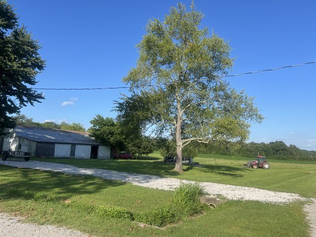 566 Clarence Finney Rd, Hillsboro, TN 37342