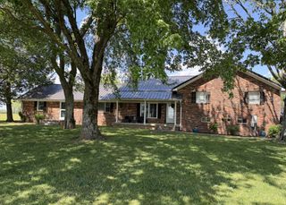566 Clarence Finney Rd, Hillsboro, TN 37342
