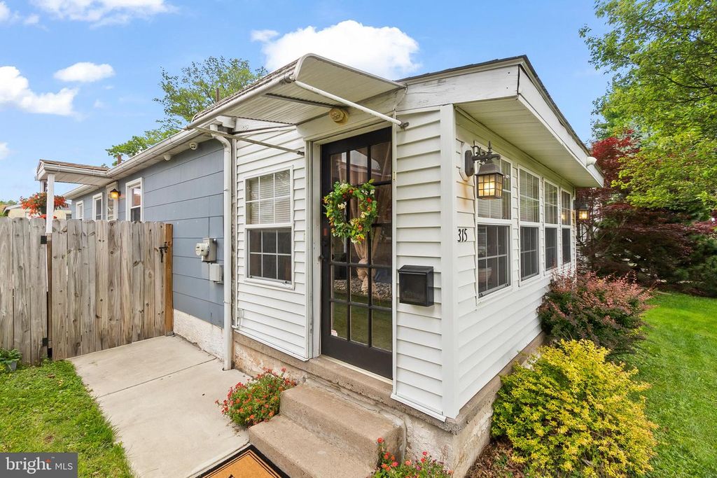315 PIKELAND AVE, Spring City, PA 19475