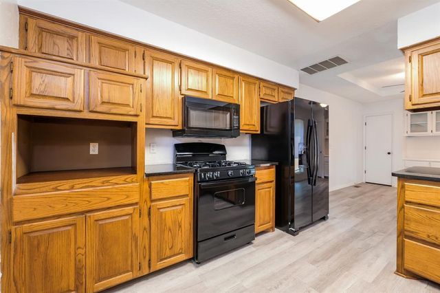 305 N Grand Fork Road, Edmond, OK 73003