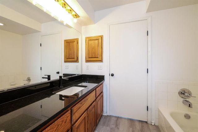 305 N Grand Fork Road, Edmond, OK 73003