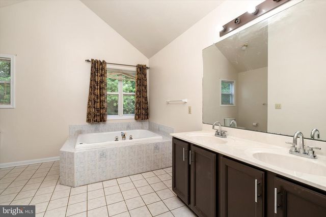 3 DONNA STREET, Robbinsville, NJ 08691