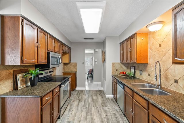 3221 Seafoam Dr, Corpus Christi, TX 78418